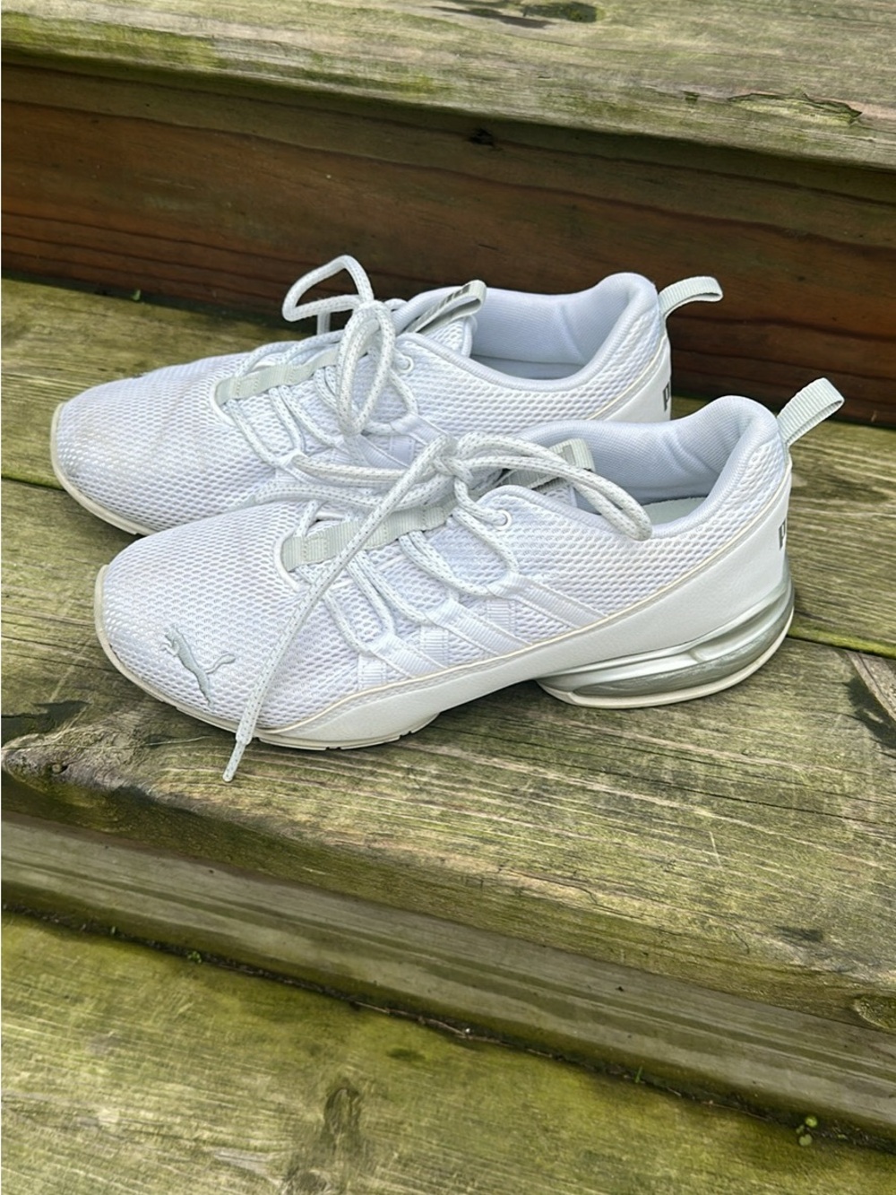 Puma womens 7.5 All-White Mesh Training Sneakers